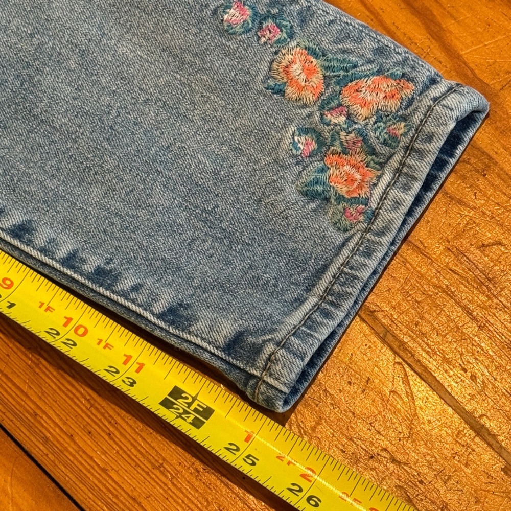 Lucky Brand Light Blue Skinny Jeans with Pink Floral Embroidery - Picture 4 of 12